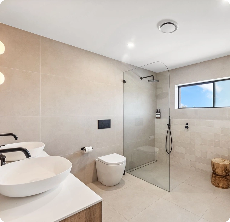 Ensuite & walk-in shower